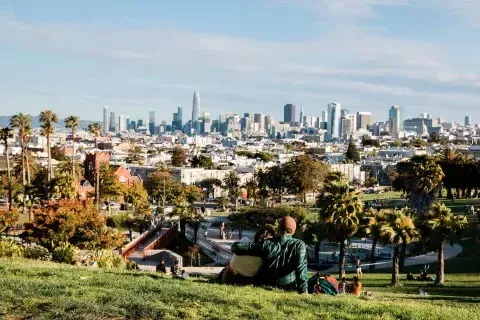 Dolores Park in un pomeriggio soleggiato